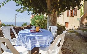2 Bedroom Beautiful Apartment In Calcatoggio