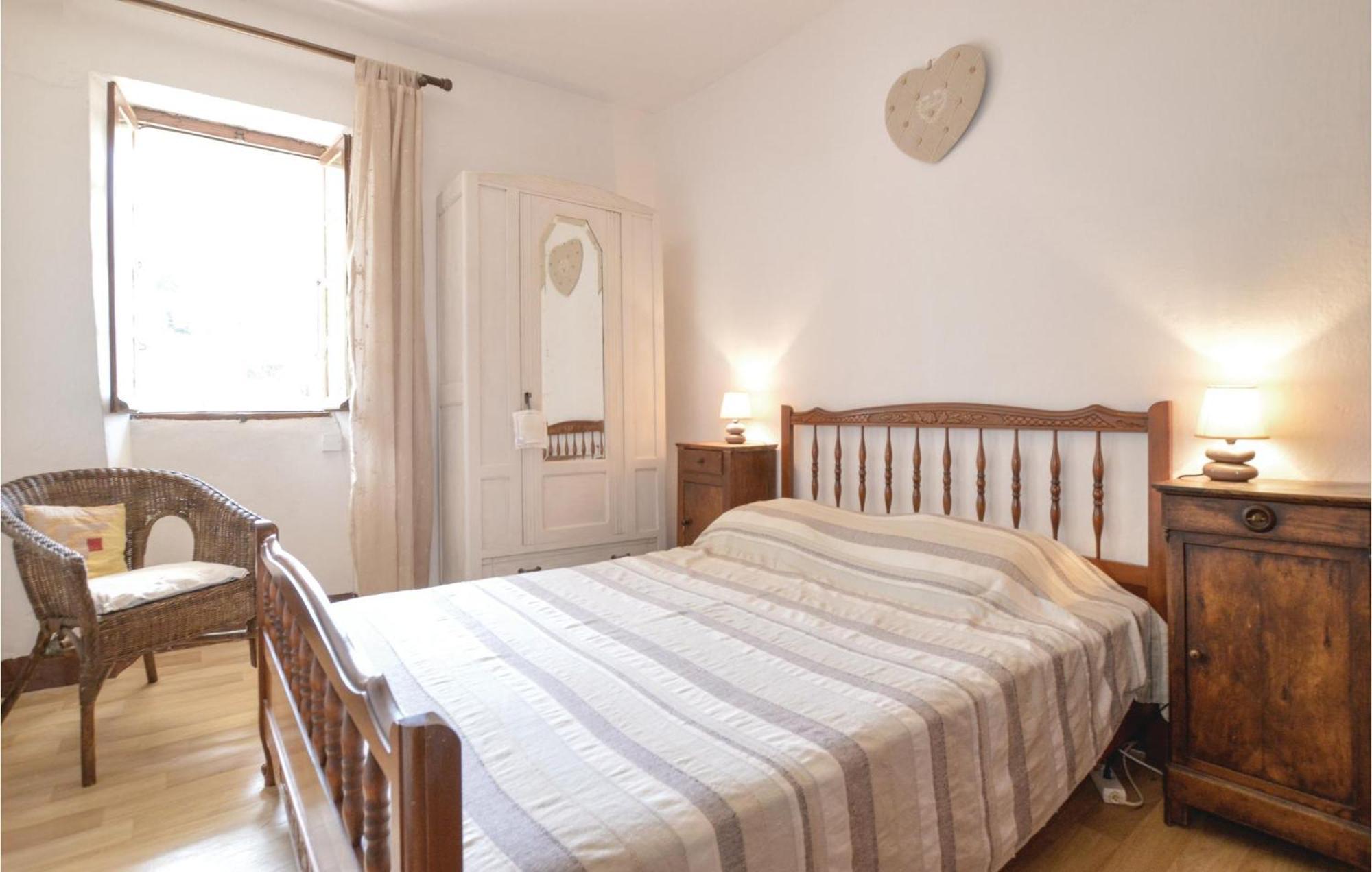 2 Bedroom Beautiful Apartment In Calcatoggio Calcatoggio  Extérieur photo
